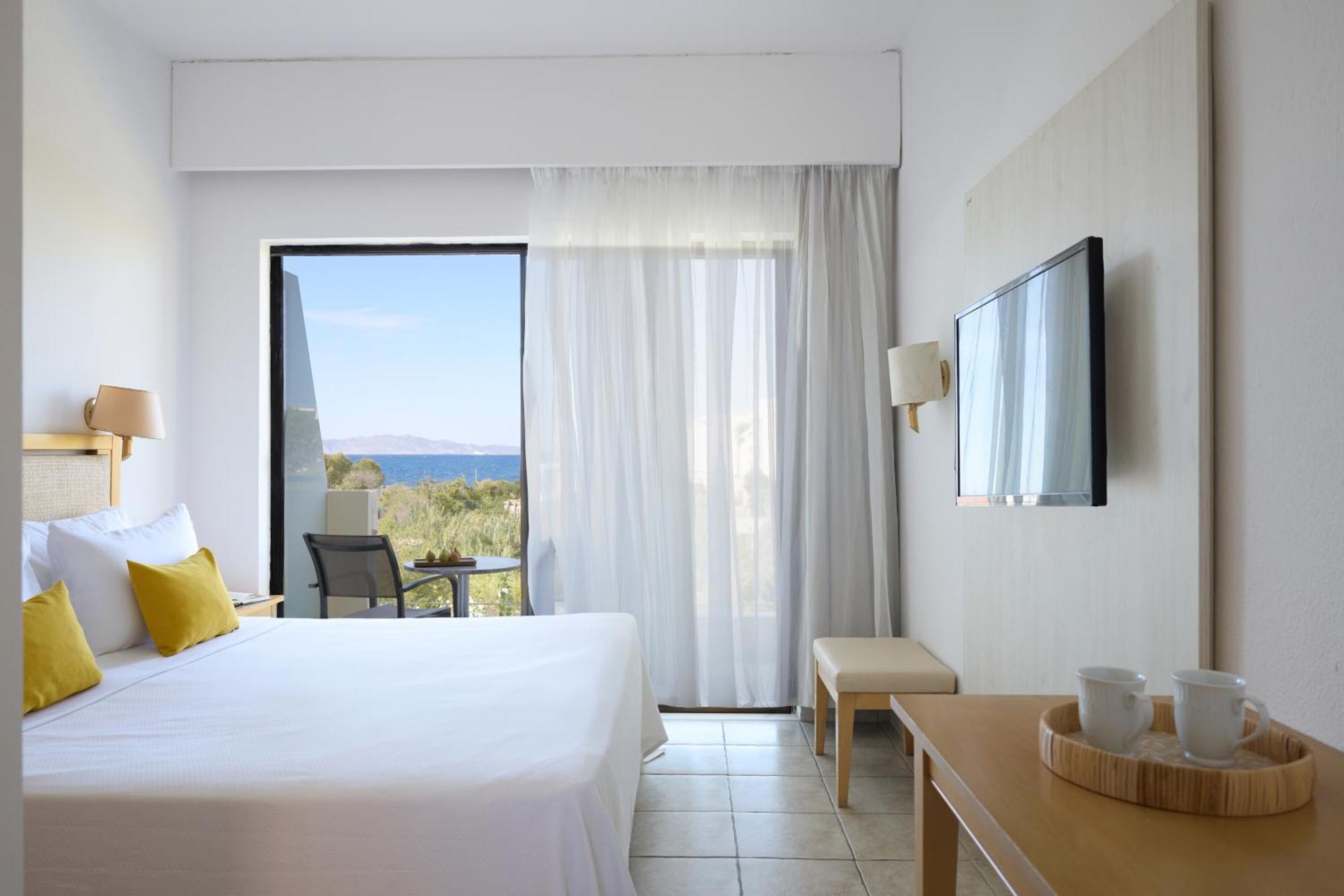 Blue Bay Beach Resort Ialysos  Exteriör bild
