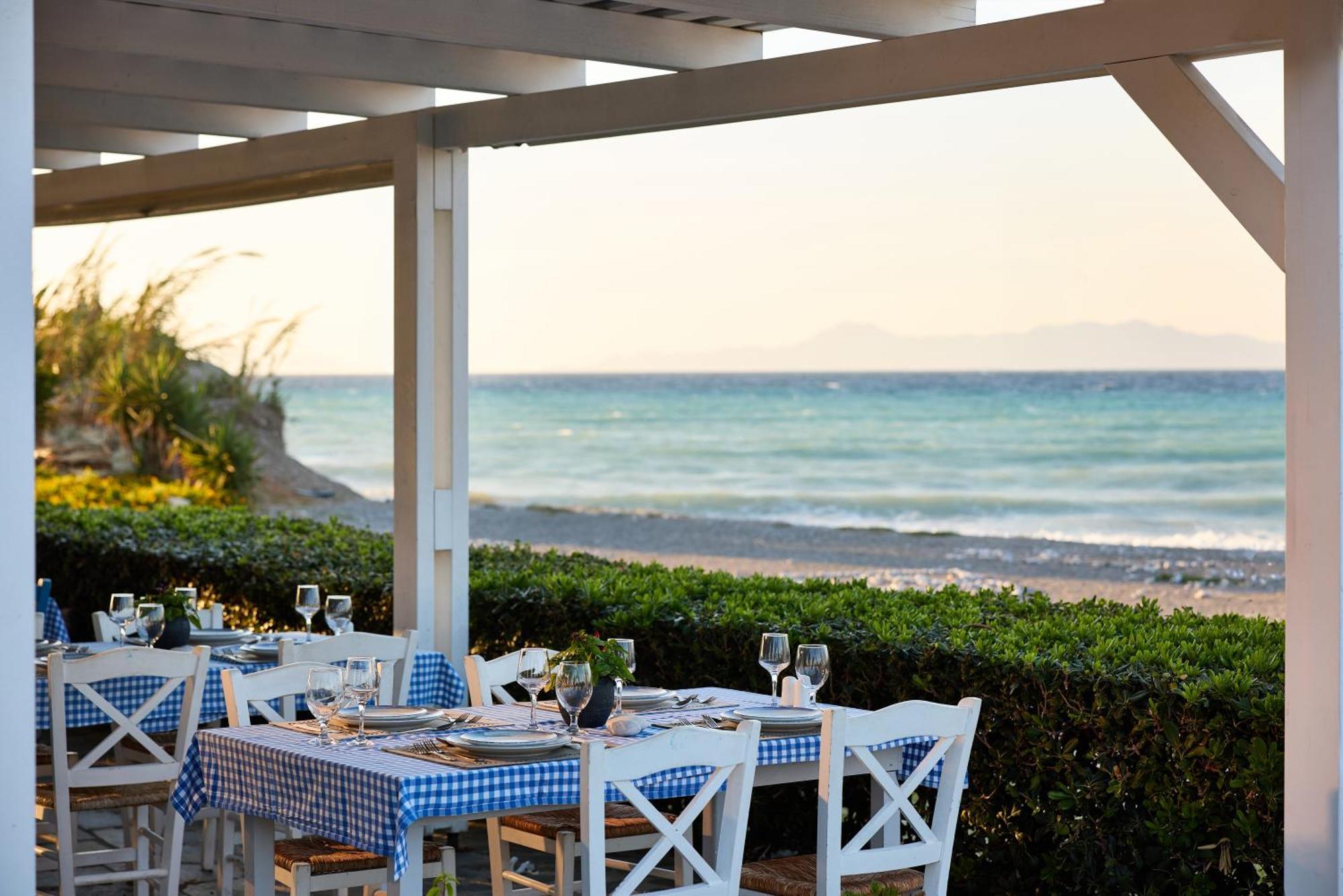 Blue Bay Beach Resort Ialysos  Exteriör bild
